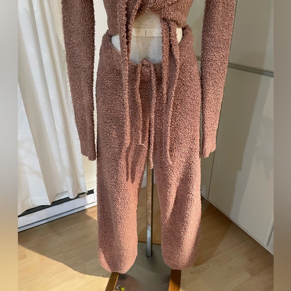 Skims Cozy Knit jogger and Cozy Knit Wrap top set, in Rose Clay, both size S/M - Picture 3 of 6